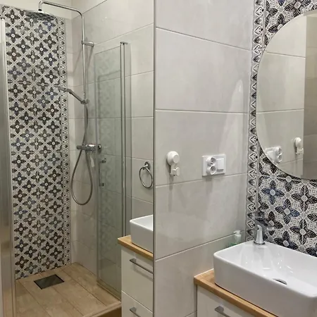 Na Przedmiesciu By Na Dni